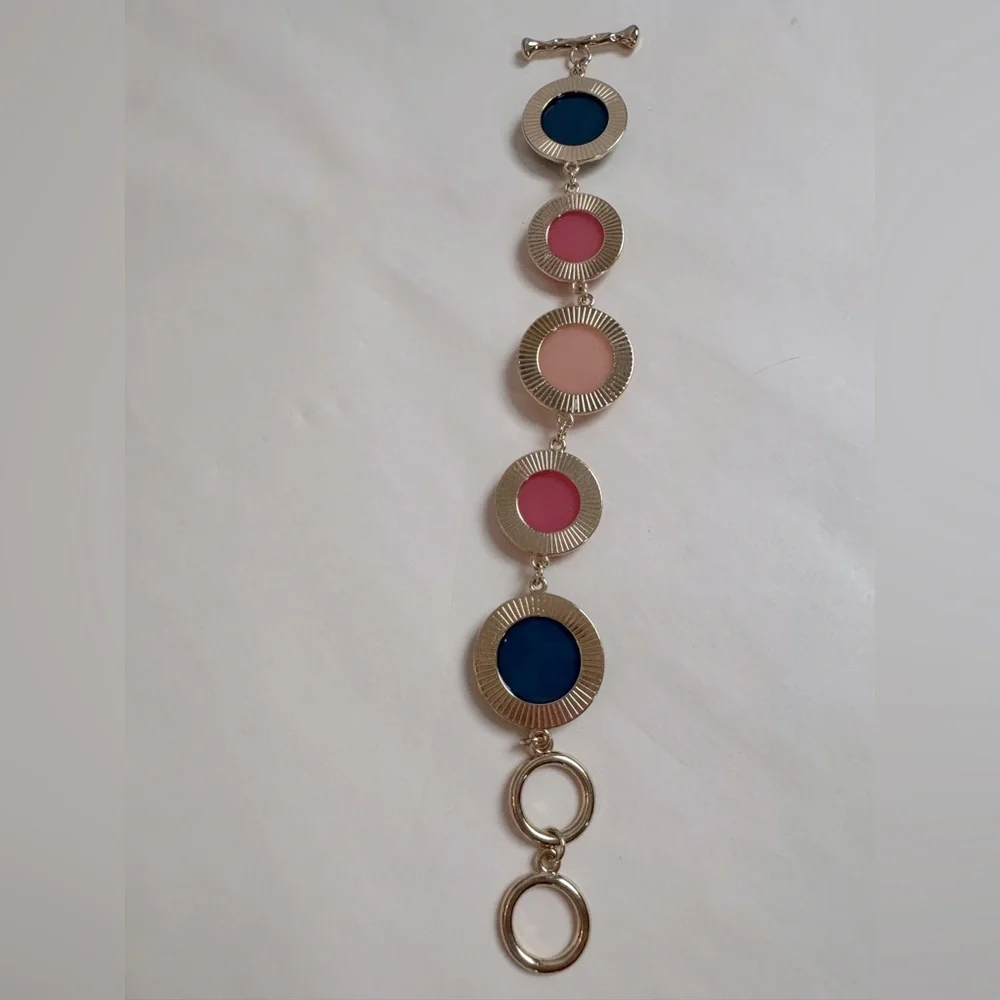 NEW Gold Charm Bracelet NWOT Multicolor Vintage Metal Enamel Blue Pink C…